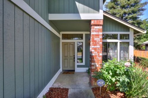 9025 Laguna Place Way, Elk Grove, CA 95758-5367