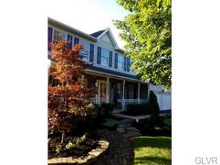 4100 Suncrest Ln, Bethlehem, PA 18020-7689