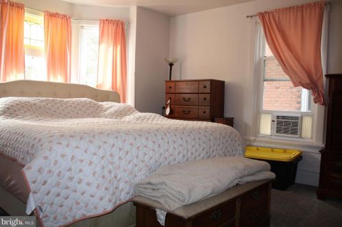 2344 Derry St, Harrisburg PA 17111-2616 exterior