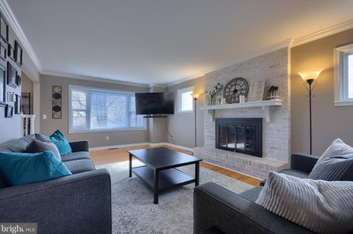 1449 Jill Dr, Hummelstown PA  17036-9005 exterior