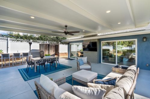 1190 Tourmaline St, San Diego CA  92109-1838 exterior