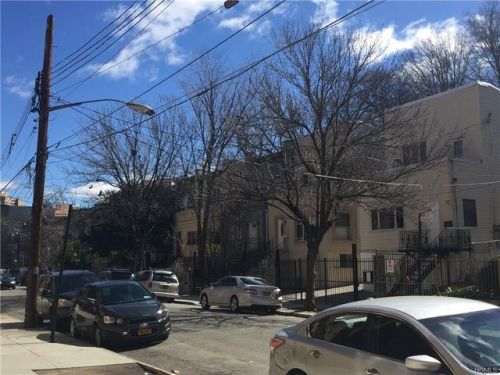 2200 Cedar Ave, Bronx, NY 10468-5584