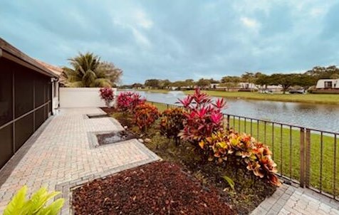 2631 Mohawk Cir, West Palm Beach, FL 33409-7139
