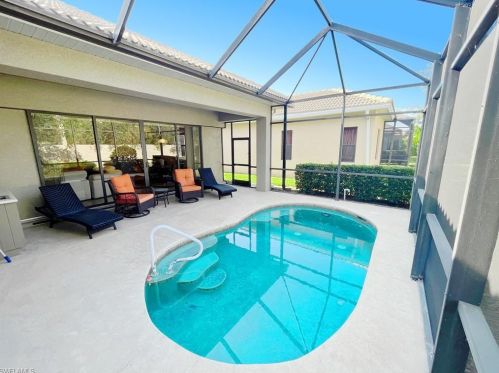 1366 Serrano Cir, Naples, FL 34105-4949