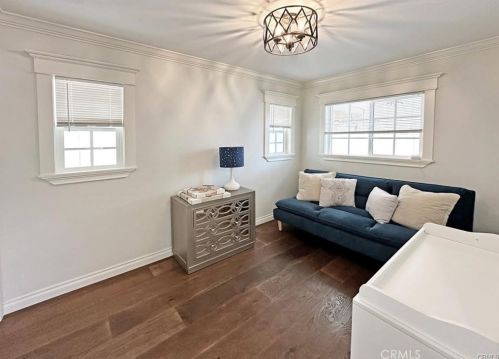 208 Indianapolis Ave, Huntington Beach CA 92646-5011 exterior