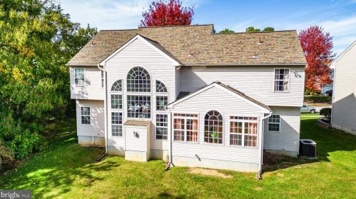 515 Florence Fields Ln, New Castle DE  19720-8752 exterior