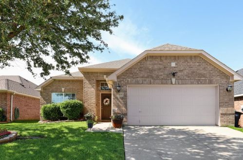 2232 Deniro Dr, Fort Worth, TX 76134-4155