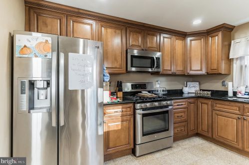 502 2nd St, Palmyra NJ  08065-2330 exterior