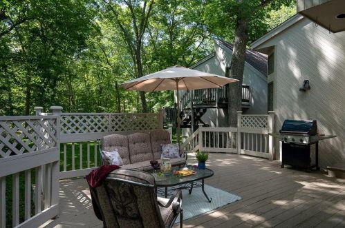 258 Shore Dr, Salem NH  03079-1694 exterior