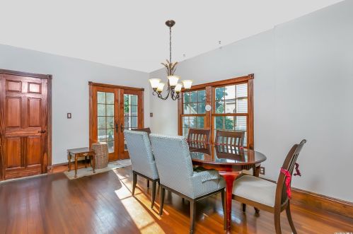 15 16th St, New Hyde Park NY  11040-4914 exterior