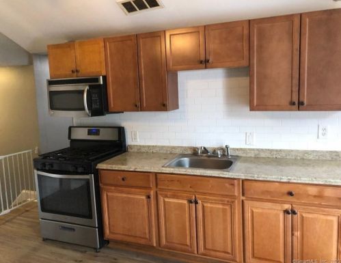 1492 Baldwin St, Waterbury CT  06706-2004 exterior