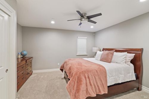 2054 Zinfandel Ct, Vacaville CA  95688-2829 exterior