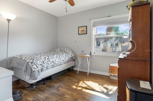 8474 17 Way, Saint Petersburg FL  33702-7235 exterior