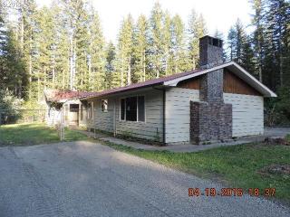 211 Hemlock Rd, Carson WA  98610-3145 exterior