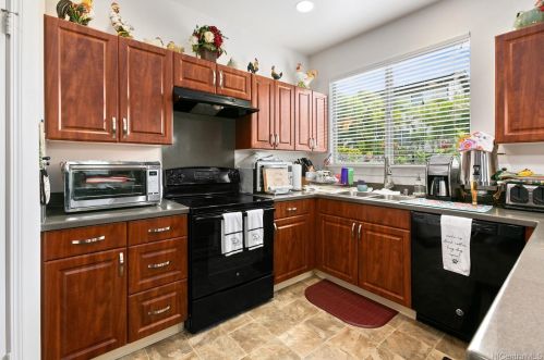 92-761 Kuhoho St, Kapolei HI  96707 exterior