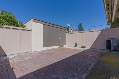 4001 Via Encinas, Cypress CA 90630-3431 exterior