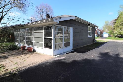 4284 Eleanor Ave, Darbydale, OH 43123-3211