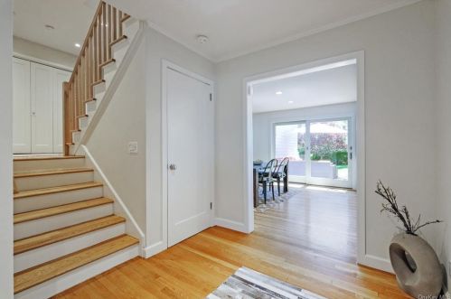 29 Stonehouse Rd, Scarsdale, NY 10583-2921
