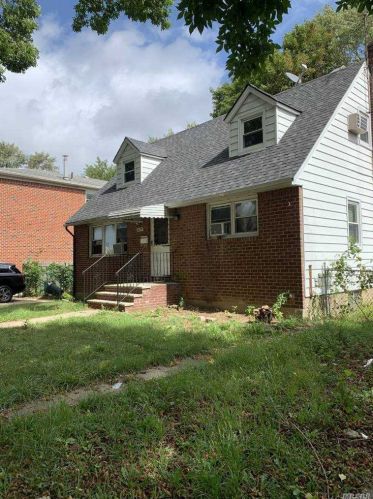 82-57 241st St, Jamaica, NY 11426-1310