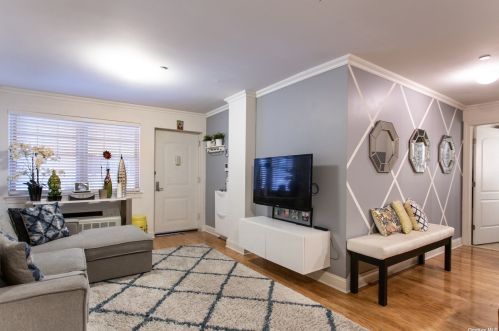 85-15 120th St, Jamaica, NY 11415-3106