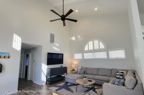 114 Westmont Ave, Lavallette NJ 08735-2042 exterior