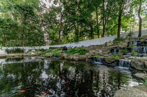 25 Wilshire Dr, Sparta NJ  07871-2841 exterior
