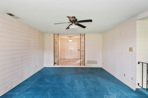 5576 Inner Circle Dr, Riverside CA  92506-3617 exterior