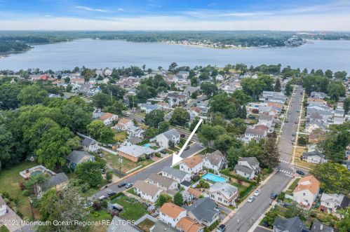 1604 Maplewood Rd, Belmar NJ 07719-3151 exterior