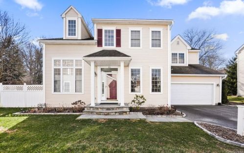 20 Camelot Ct, White Plains, NY 10603-1552