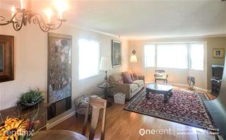 812 Bay St, Mountain View CA  94041-2302 exterior