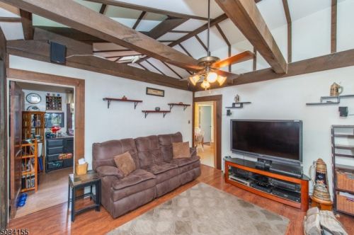 56 Shore Rd, Parsippany NJ  07834-1143 exterior