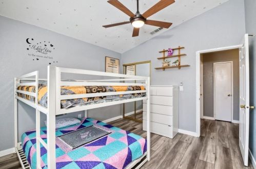 2169 Fiori Dr, Vista CA  92084-7737 exterior