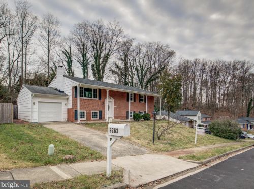 2263 Spinnaker Ct, Woodbridge VA  22192-2129 exterior