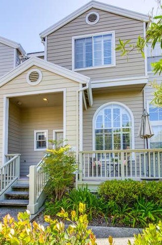 3 Buccaneer Ln, Redwood City, CA 94065-2832