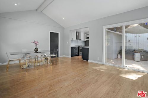 3985 Alta Mesa Dr, North Hollywood CA  91604-4010 exterior