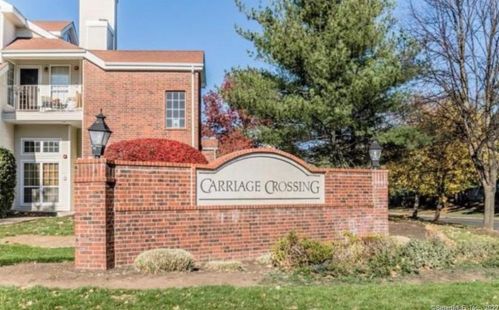 185 Carriage Crossing Ln, Middletown, CT 06457-5834
