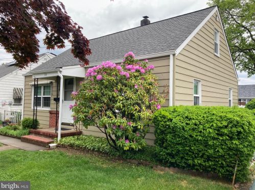 714 Broad St, Florence, NJ 08518-2322