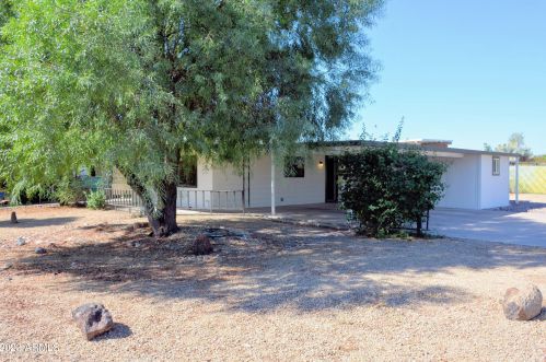 526 Charleston Ave, Phoenix AZ  85022-1531 exterior