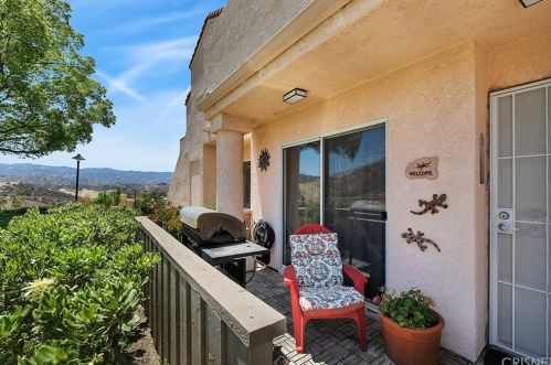 21200 Trumpet Dr, Santa Clarita, CA 91321-4441