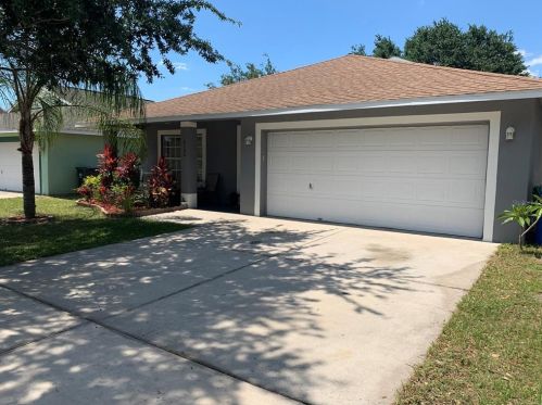 2104 Unity Village Dr, Ruskin, FL 33570-5852