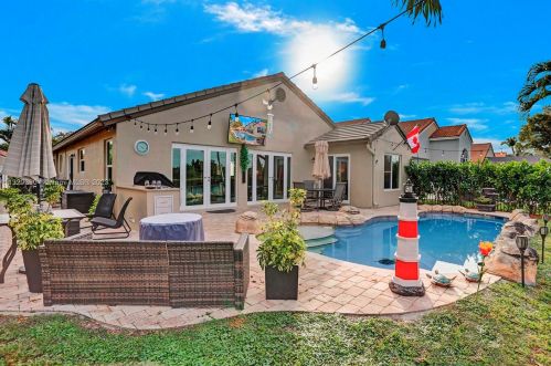 18125 21st St, Hollywood FL  33029-3030 exterior