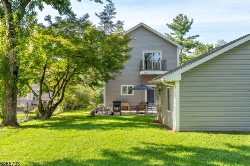 122 Fairview Ave, Berkeley Heights NJ  07922-1310 exterior