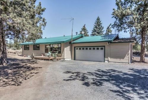 63560 Pioneer Loop, Bend OR  97701-8057 exterior