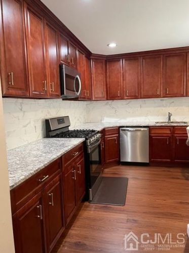 188 Applegate Ln, East Brunswick NJ  08816-5017 exterior