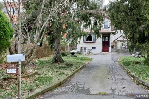 725 Belmont Ave, Paterson, NJ 07508-2301