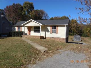 971 May Apple Dr, Clarksville, TN 37042-3237