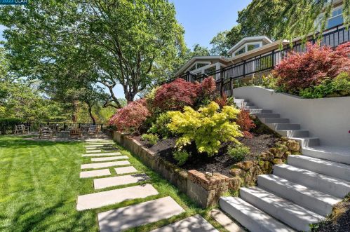 8 Fern Way, Orinda CA  94563-3810 exterior