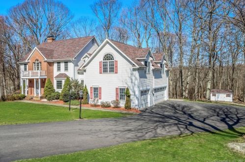 46 Melissa Ln, Waterbury, CT 06712-1463