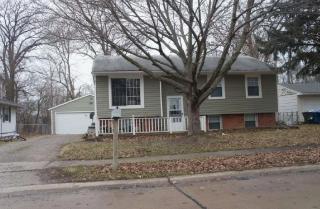 1096 Oakwood Dr, Vermilion, OH 44089-1150