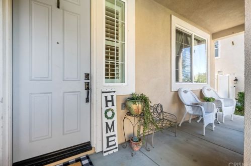 15520 Megan Dr, Santa Clarita, CA 91387-1407